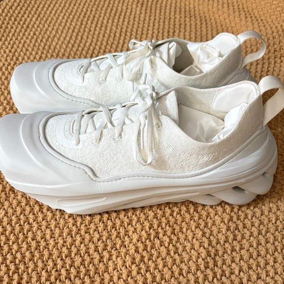 CROC Echo Surge Moonlight/White Lace-Up Sneakers M Size 13 Very Nice!